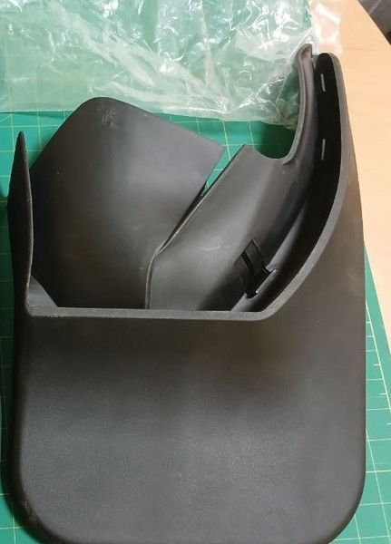 Брызговик задний правый VW Sharan 1995-2010, Seat Alhambra 2001&ndash;2010, Ford Galaxy 2001&ndash;2005 VW3010RR фото