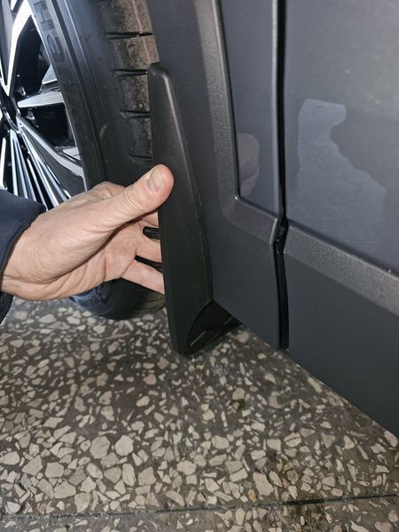 Брызговики передние Volkswagen Tiguan R-line 2024+, к-кт (2шт.) VWS2017F фото