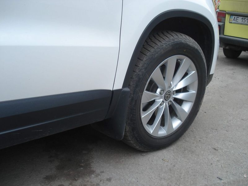 Брызговики передние Volkswagen Tiguan 2007-2016 (комплект 2шт) VWS2002F фото